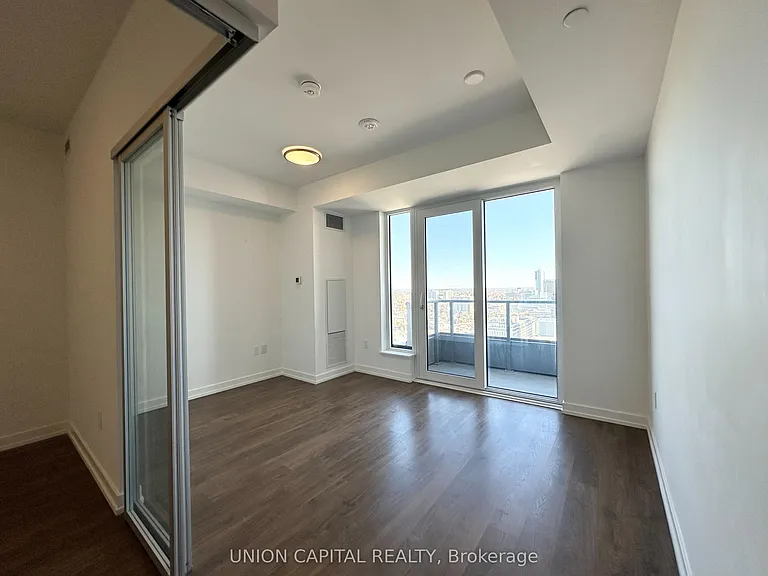 15 Wellington St S #2203 — Photo 3
