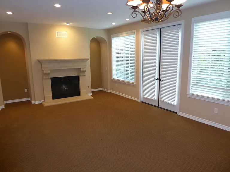 26149 W Shadow Rock Ln — Photo 4
