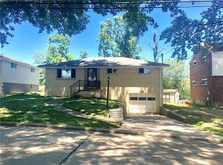 2424 Pin Oak Pl, Pittsburgh, PA 15220