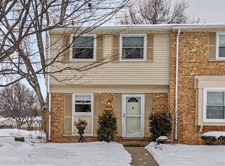 1703 Brentwood Dr, Troy, MI 48098