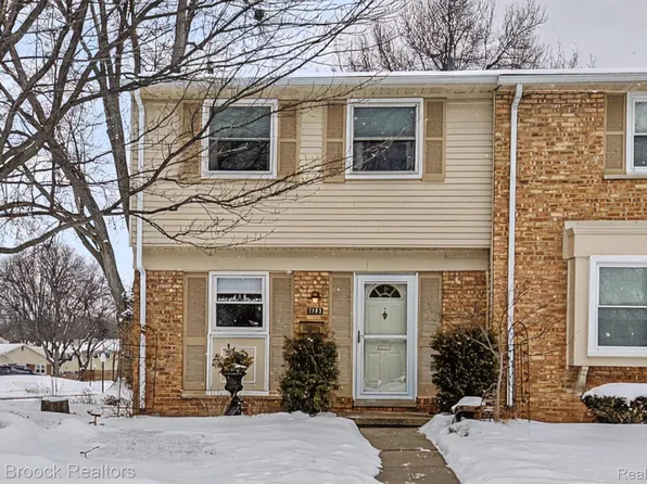 1703 Brentwood Dr, Troy, MI 48098
