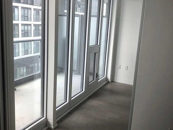 4th image of 251 Jarvis St #818