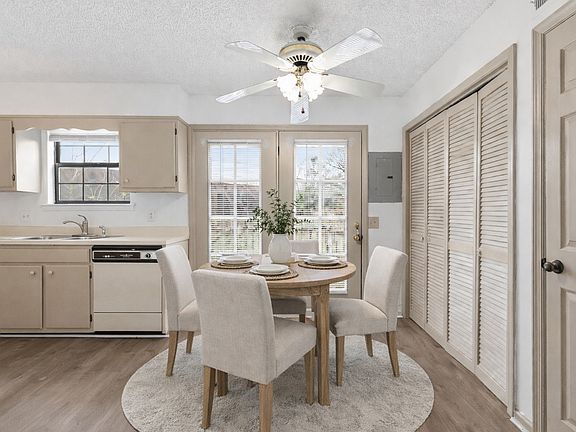 5th image of 3173 Trails End Ln