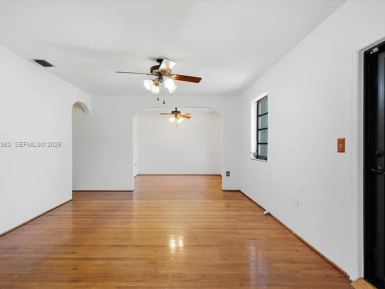 2550 Trapp Ave — Photo 2