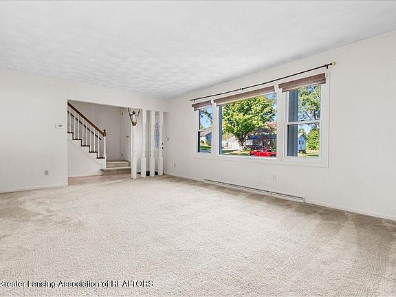 5th image of 12860 Crescent Dr