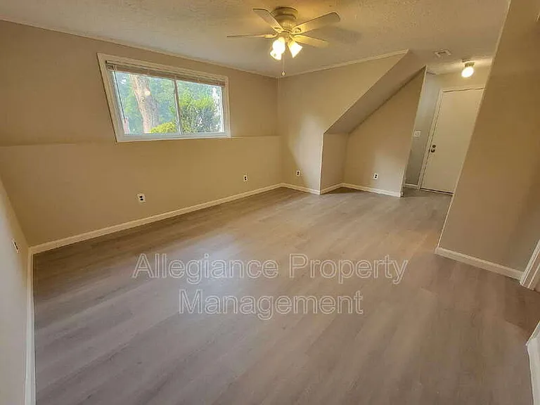 7598 Springfield Hills Dr — Photo 26
