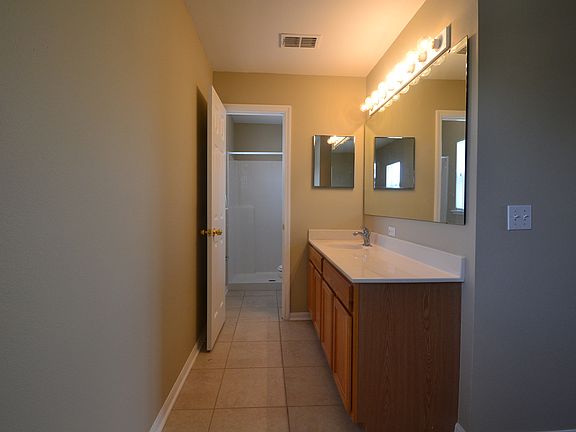 4th image of 6016 Kaley Dr