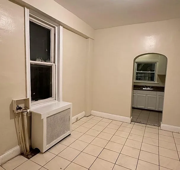 920 E Schiller St — Photo 3