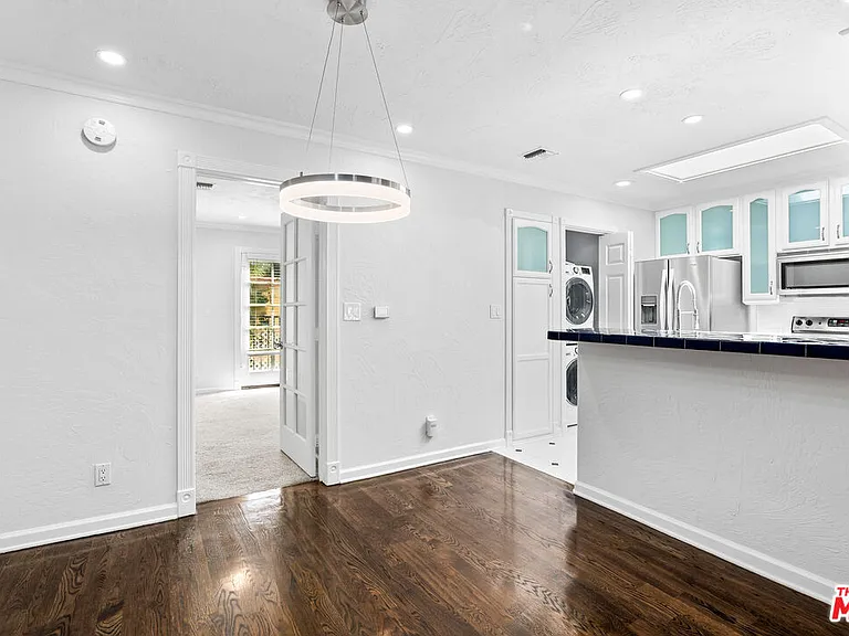 916 N Alfred St #6 — Photo 10