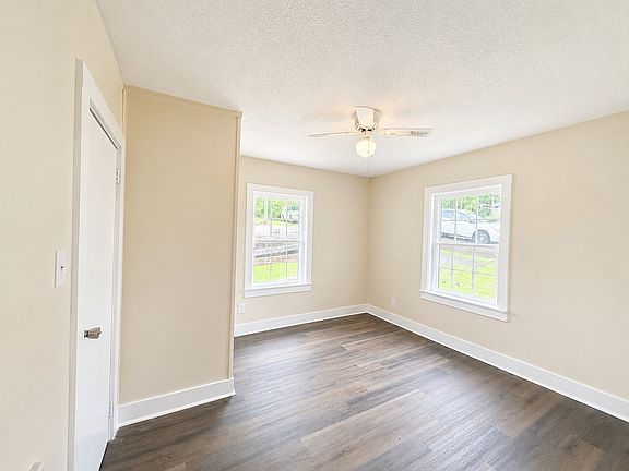 4th image of 310 Davis Dr