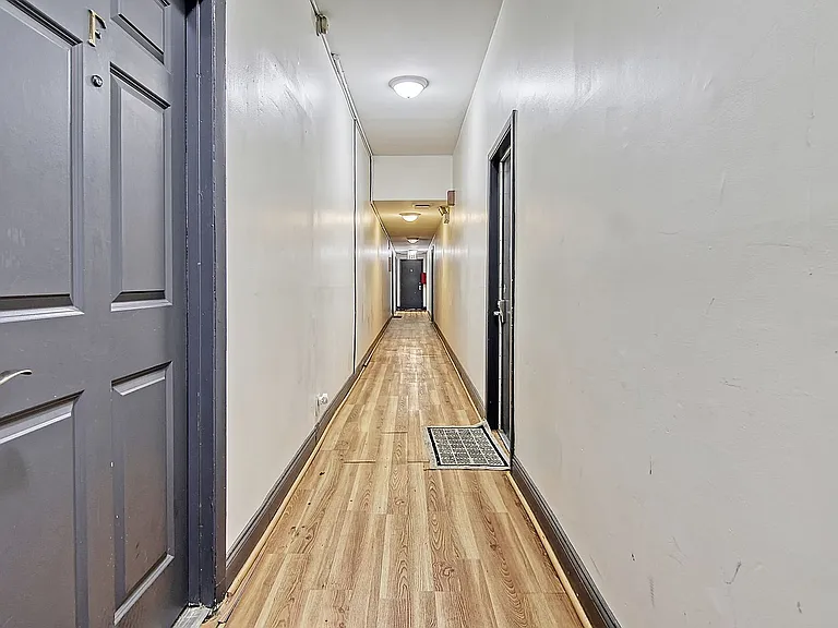 76 Nassau Street — Photo 12