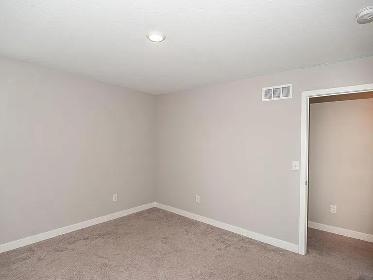 2519 Dixon Creek Dr — Photo 28