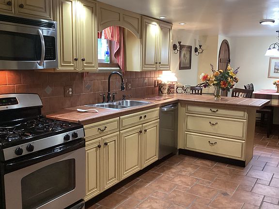 3rd image of 277 N Highland Ave #Ll