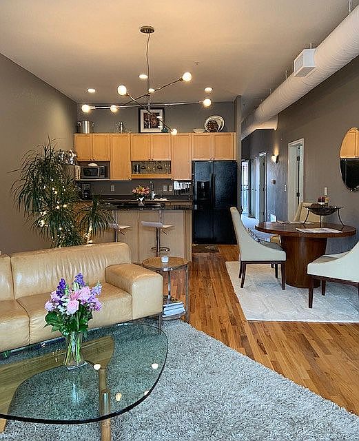 1st image of 220 N Roslyn St APT 701