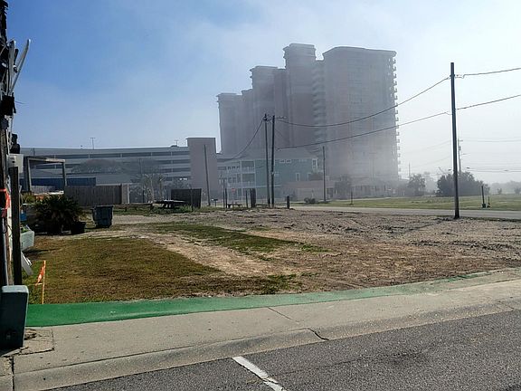 2nd image of 300 S 30th Ave. S