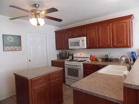 5th image of 1106 Deer Ct