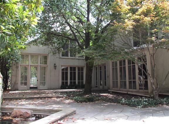 5th image of 4618 N Versailles Ave