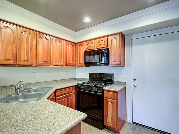 2nd image of 5015 E Cheyenne Dr Unit 1