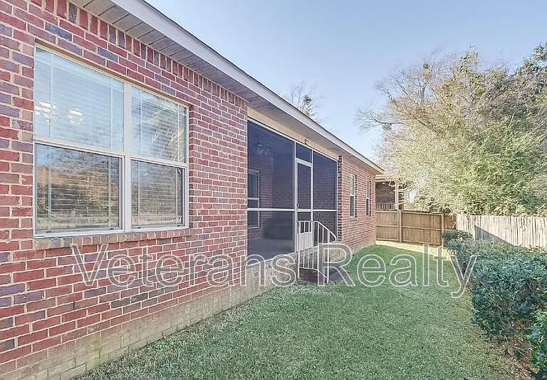 954 Old Towne St — Photo 25