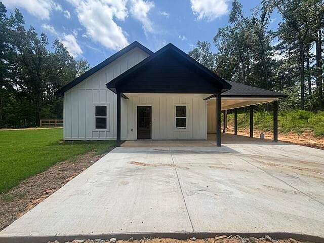 1st image of 205 Pine Lake Dr
