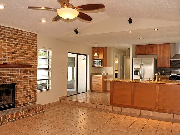 3rd image of 5813 Pitch Pine Dr
