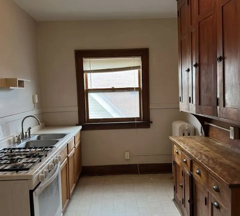 4106 Chicago Ave. S.