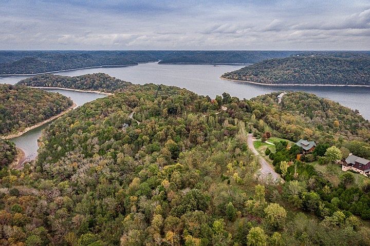 1st image of 8 Lake Meadow Dr