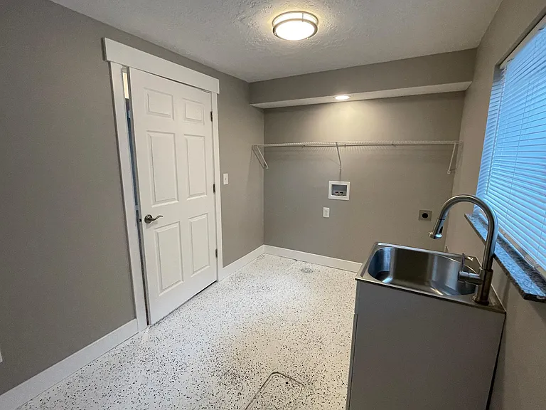 1224 W Indiana Ave #B — Photo 16