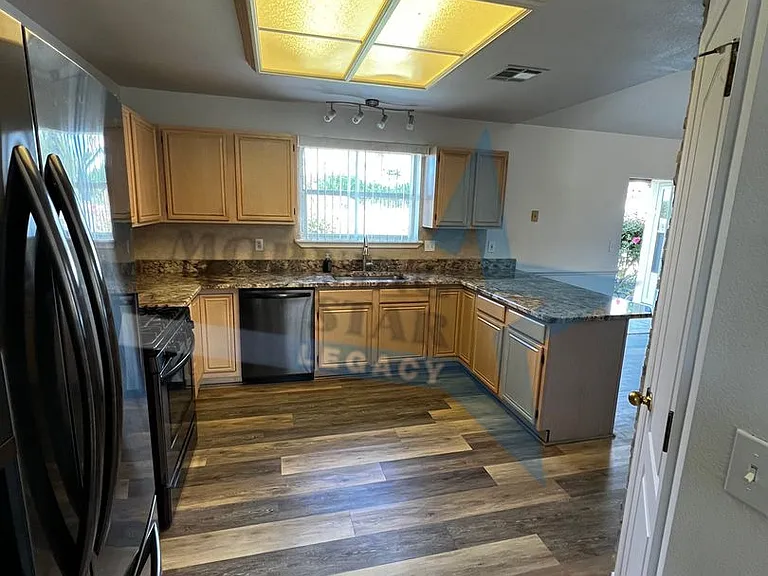703 City View Dr — Photo 13