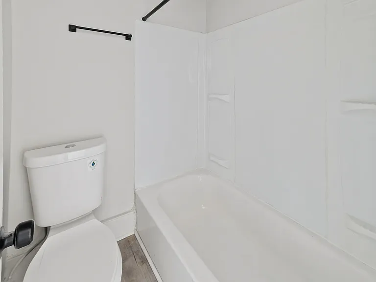 1777 Wathen Ln #8 — Photo 6