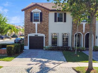 3251 NW 103rd Path, Doral, FL 33172