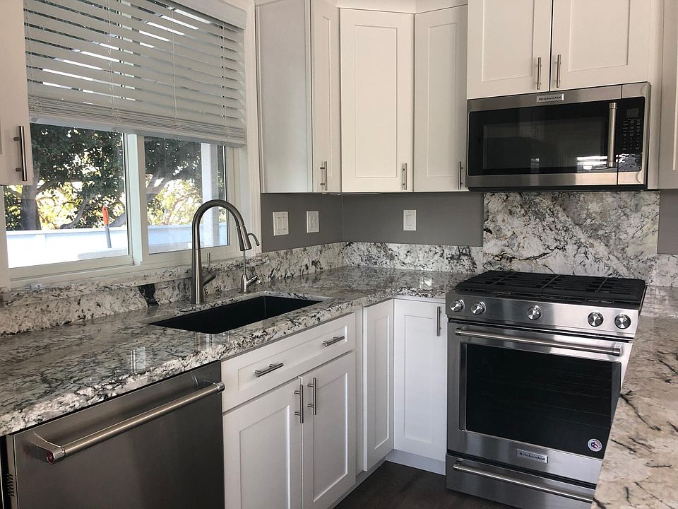 Remodeled Kitchen with Stove, Fridge, Dishwasher & Microwave