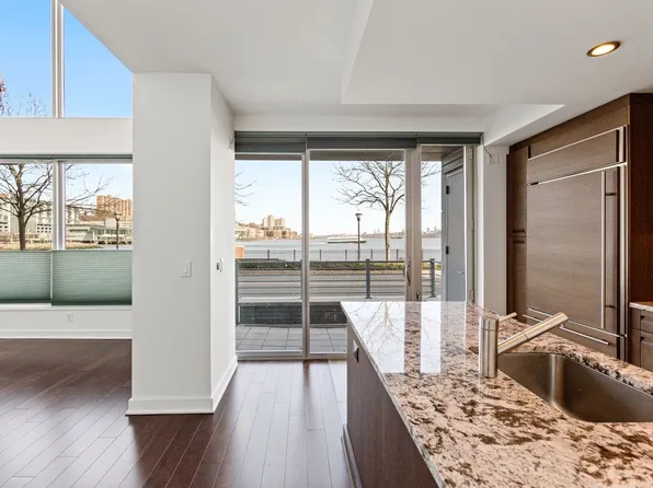 1000 Avenue At Port Imperial image 7 of 29