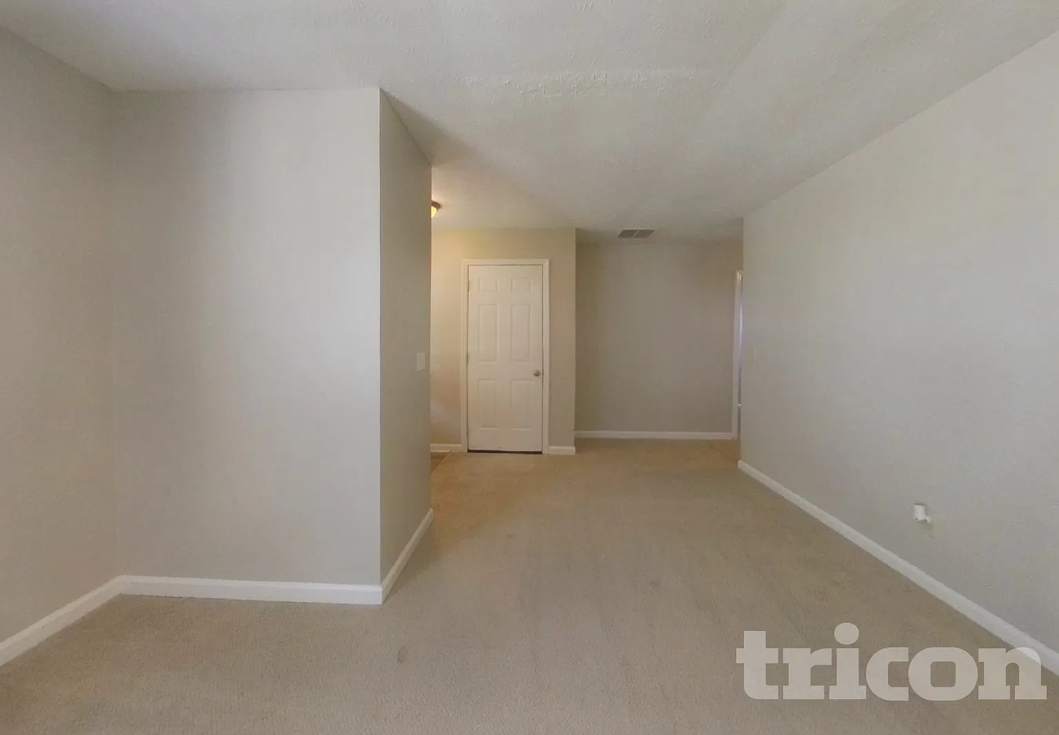 575 Woodcrest Manor Drive Stone Mountain GA — Photo 2