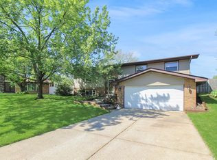 2332 Flint Ct, Dyer, IN 46311