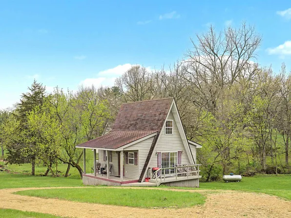 65 Galena Oaks Dr, Elizabeth, IL 61028