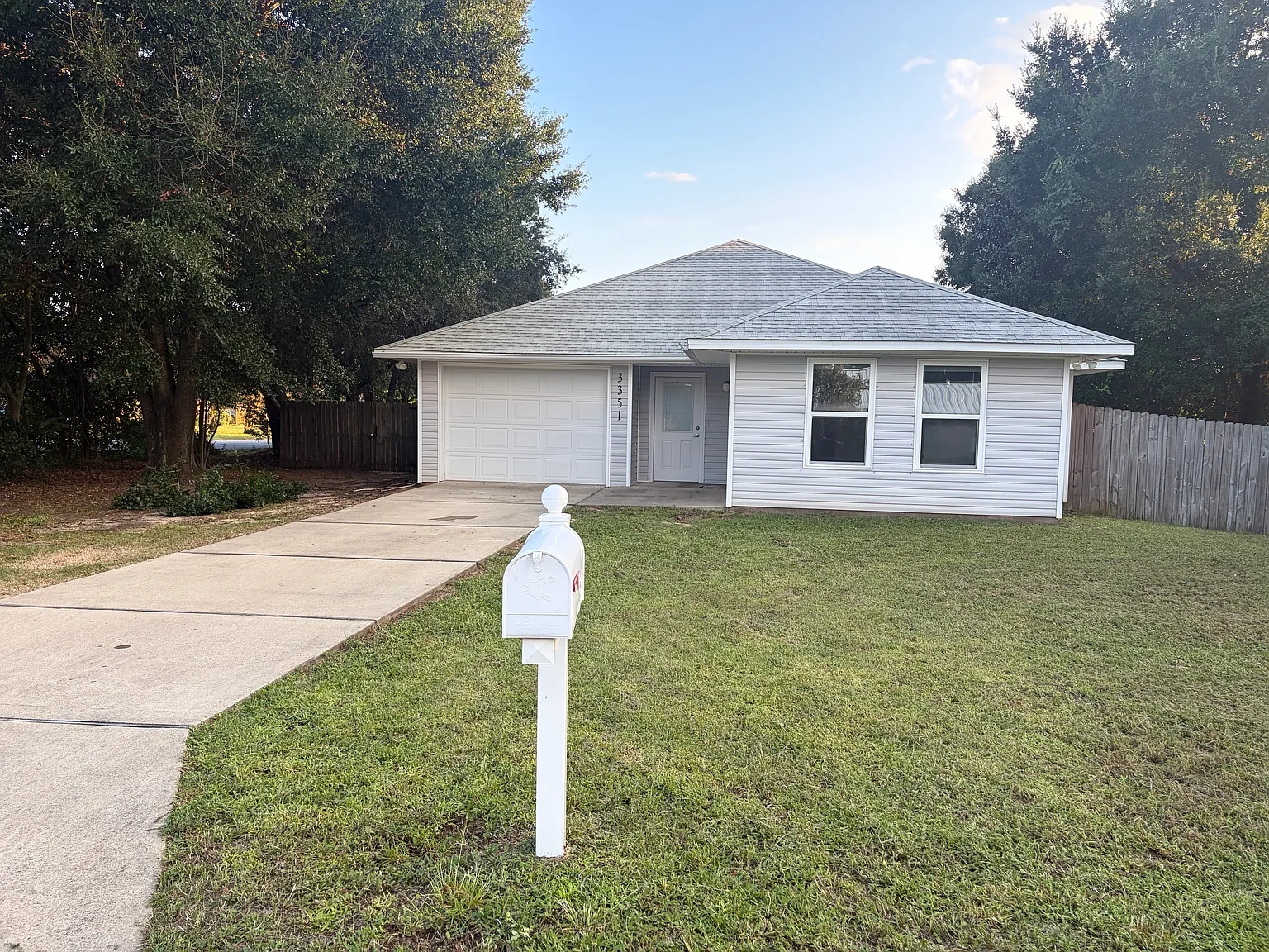 3 bed, 1600 sqft, $1,950 — Photo 1