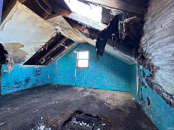 3rd image of 823 W Commercial St