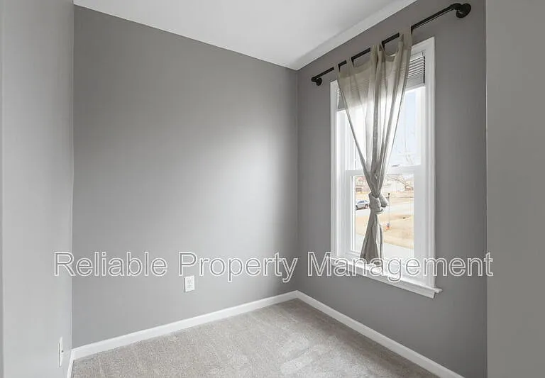 156 Haywood Ln — Photo 16