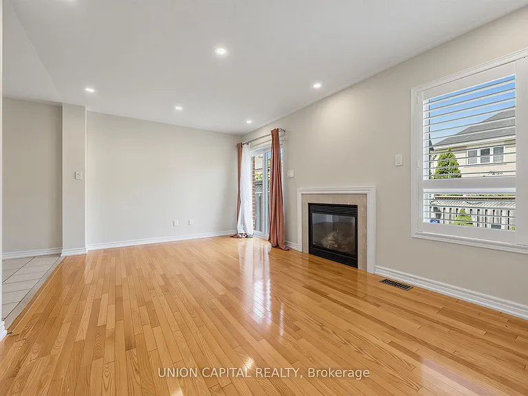 3186 Cabano Cres — Photo 8