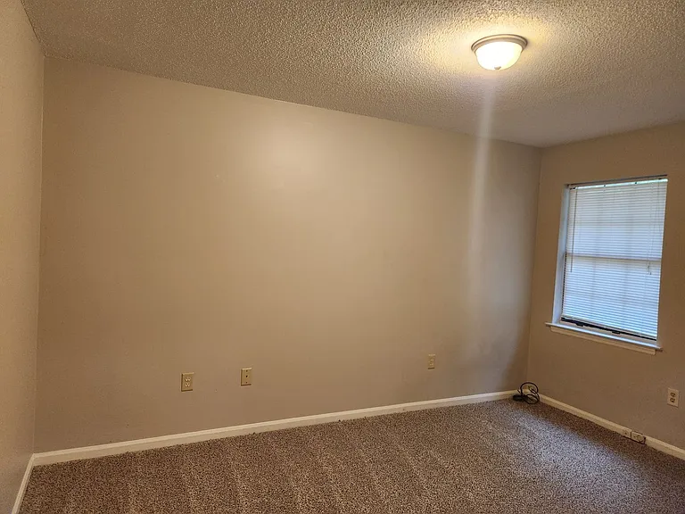 140 Windmill Ln — Photo 19