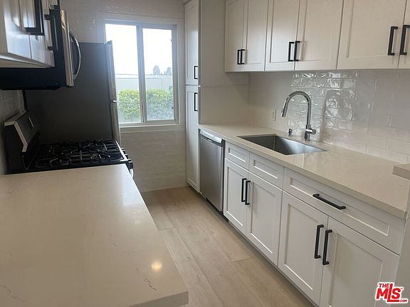 3rd image of 22347 Pacific Coast Hwy APT 3