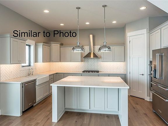 5th image of 15015 Goldenrod Dr