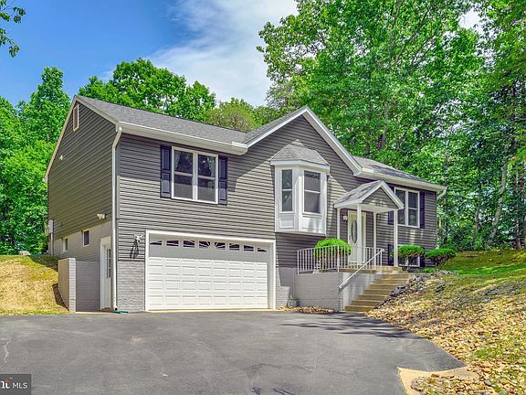 5th image of 8519 Foundry Run Dr