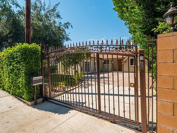 2nd image of 12935 Chandler Blvd