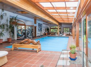 157 W Shore Rd, Great Neck, NY 11024