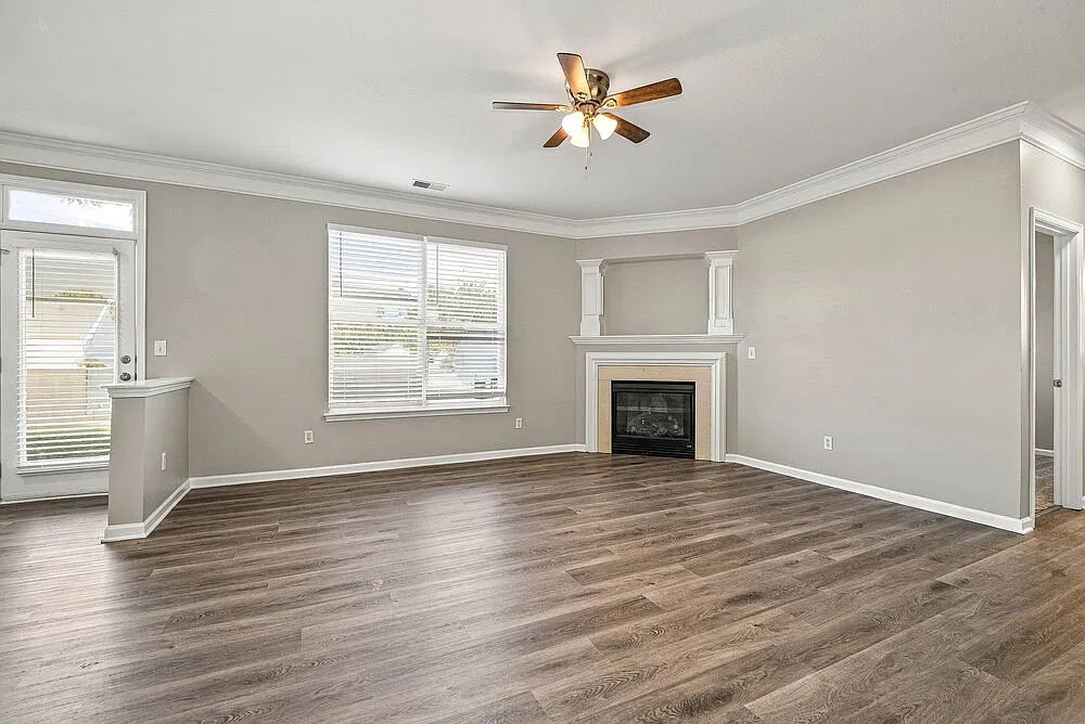 3 bed, 2.5 bath, 2012 sqft, $2,245 — Photo 4