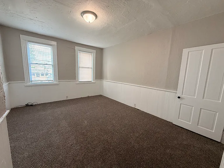 719 Moravian Way — Photo 6