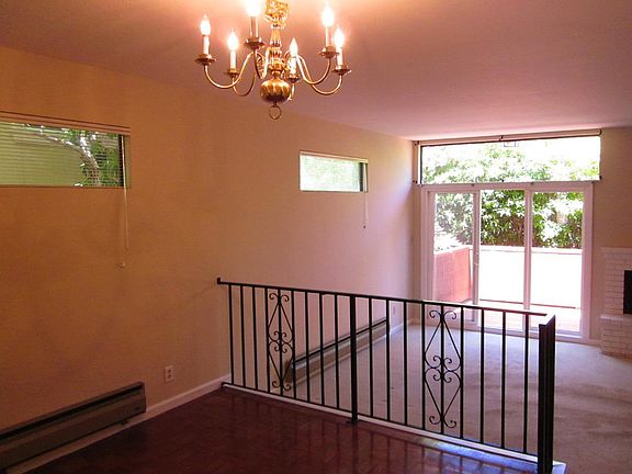 3rd image of 229 E Bellevue Ave APT 6