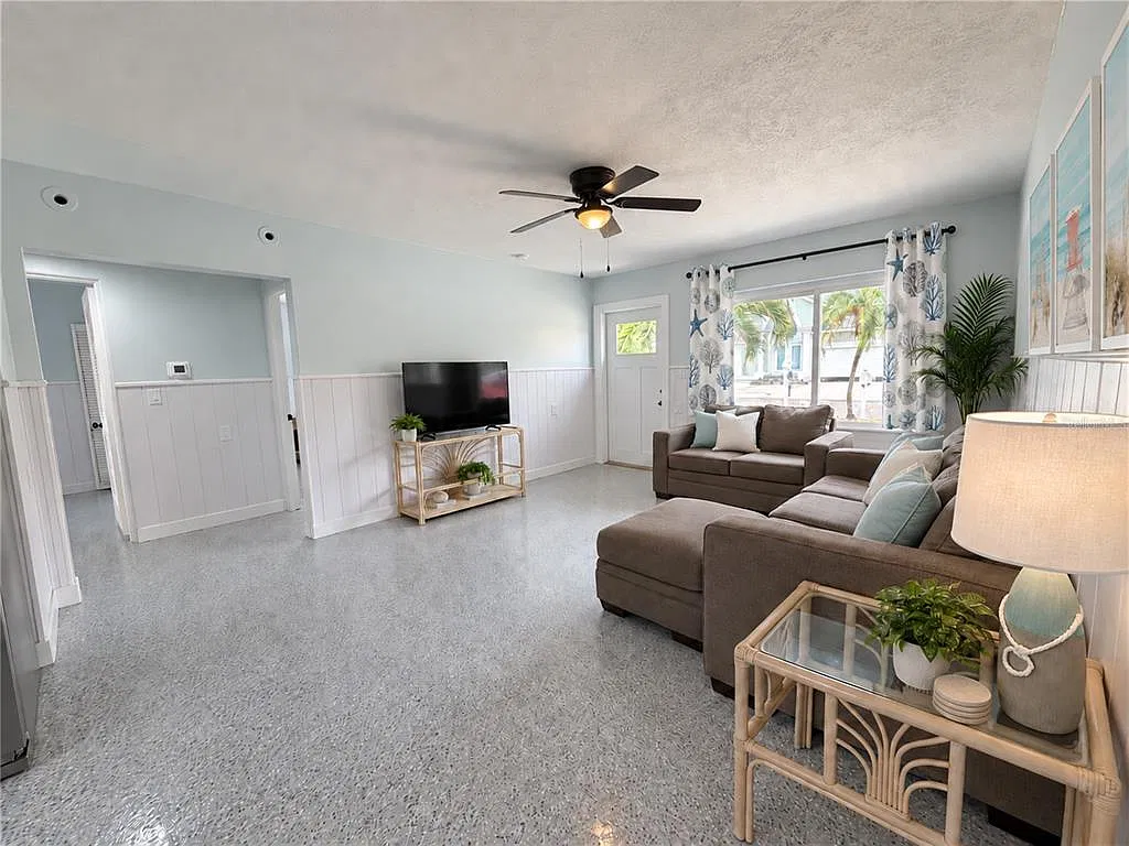 2 bed, 1.5 bath, 1064 sqft, $3,200 — Photo 2